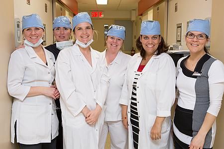 <p>L'équipe de la clinique de chirurgie au printemps 2014.</p>
