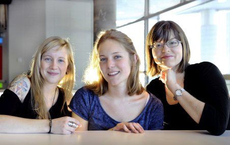 <p>Les jeunes auteures Miléna Babin, Sara Lazzaroni et Cassie Bérard.</p>