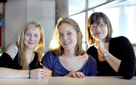 Les jeunes auteures Miléna Babin, Sara Lazzaroni et Cassie Bérard.