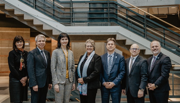 <p>Étaient présents au lancement de la Chaire (de gauche à droite): Sophie D’Amours, rectrice de l’Université Laval, André Zaccarin, doyen de la Faculté des sciences et de génie, Julie Carrière, directrice générale de l’Institut nordique de recherche en environnement, Chantal Rouleau, ministre déléguée aux Transports, Pierre D. Gagnon, président-directeur général du Port de Sept-Îles, Philippe Archambault, professeur à la Faculté des sciences et de génie, et Jonatan Julien, ministre de l’Énergie et des Ressources naturelles.</p>