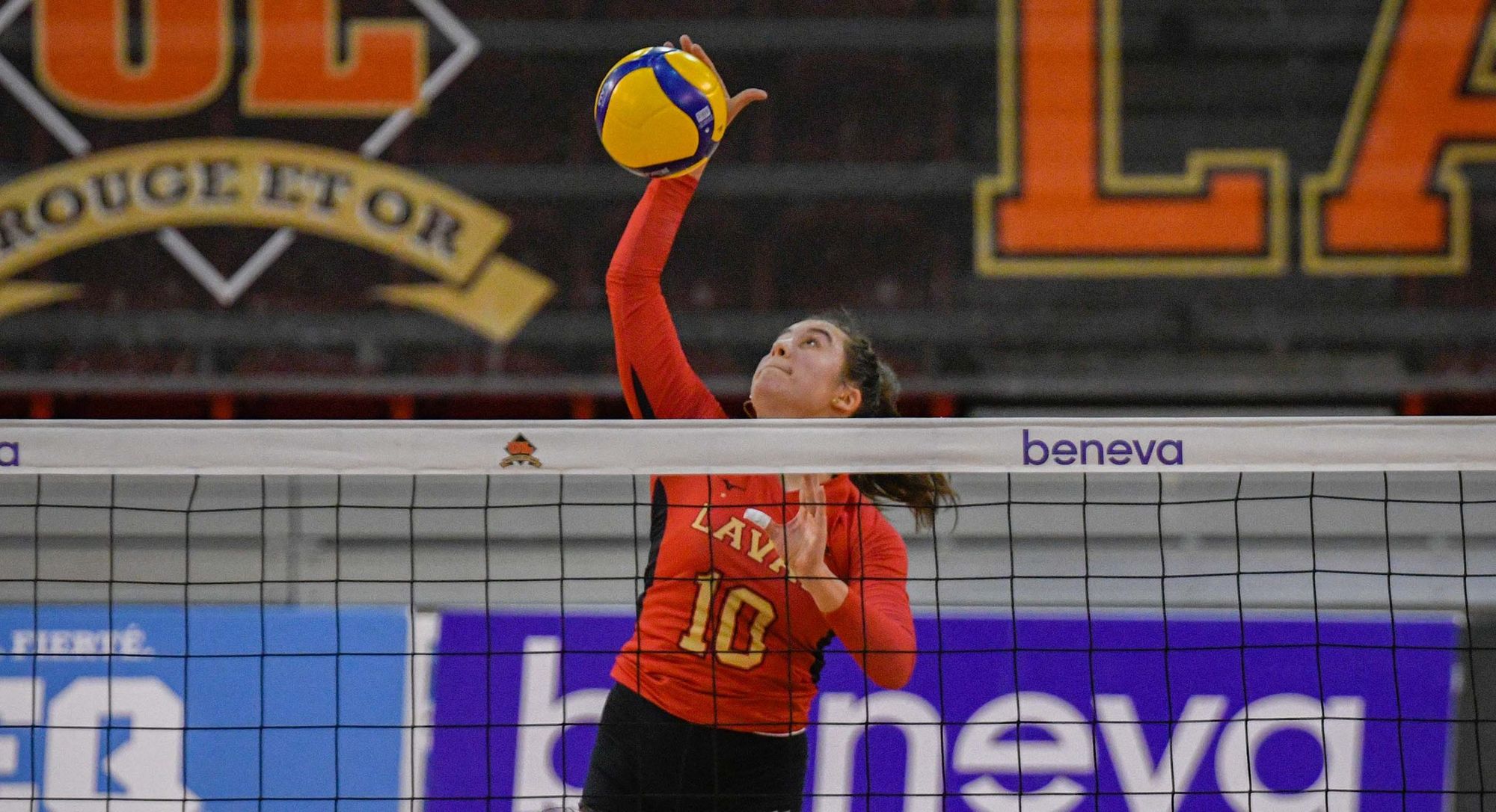 Jade Marquis, attaquante du club de volleyball Rouge et Or de l'Université Laval.