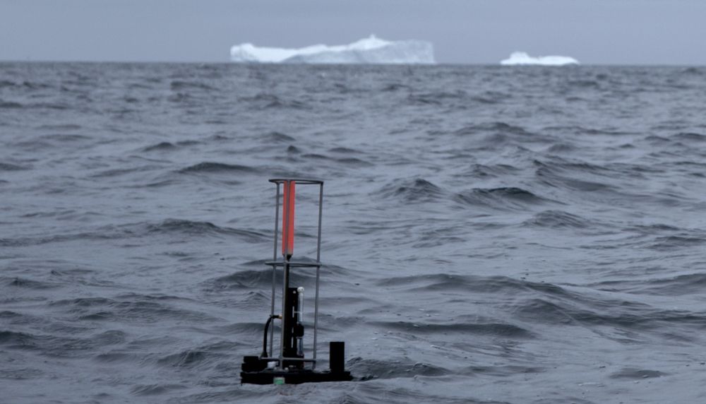 Voici l'un des quatre profileurs Argo déployés dans la mer de Baffin par l'équipe de chercheurs. Ces instruments sont munis d'un système qui leur permet d'éviter d'entrer en collision avec des glaces lorsqu'ils font surface au printemps.