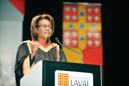 Michaëlle Jean connaît très bien l'Université Laval, y ayant reçu un doctorat d'honneur le 14 juin 2009.