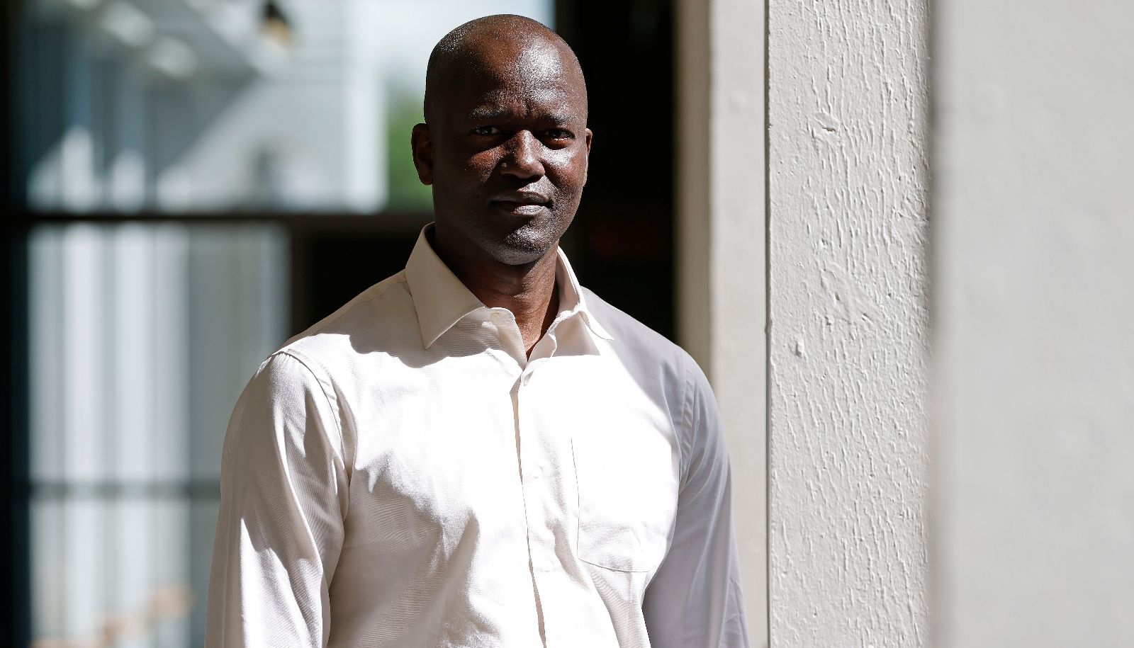 <p>Le contremaître-superviseur Malick Cissé est fier d'avoir gravi les échelons un à un au Service des résidences et d'être aujourd'hui un allié important à la réussite des étudiants-résidents.</p>
