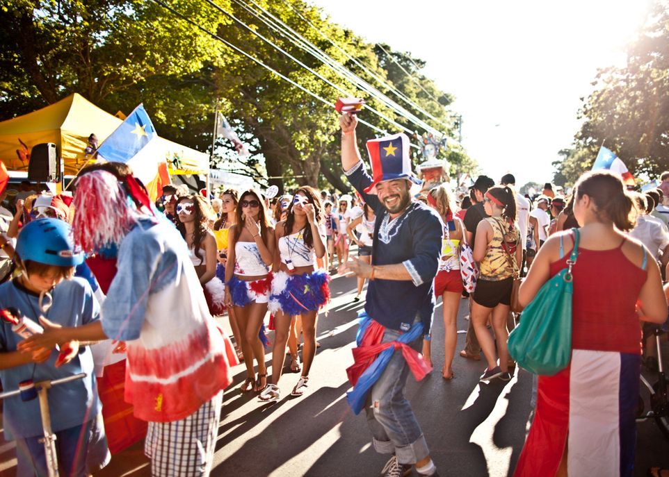 web-festival-acadien-tintamarre-caraquet-cr-mtnb