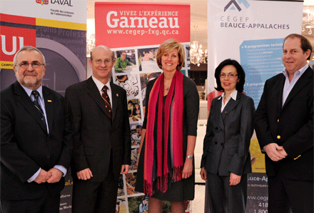 Bernard Garnier, vice-recteur aux études et aux activités internationales,Robert W. Mantha, doyen de la Faculté des sciences de l'administration,Denise Trudeau, directrice générale du Collège François-Xavier-Garneau,Rachel Aubé, directrice des études au Cégep Beauce-Appalaches, etJacques Tanguay, vice-président et directeur général d'Ameublements Tanguay.