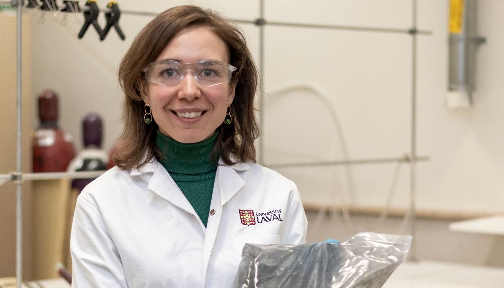 <p>Une nouvelle étape de sa vie s'amorce, en 2016, alors qu'elle devient professeure au Département de génie chimique de l’Université Laval.</p>