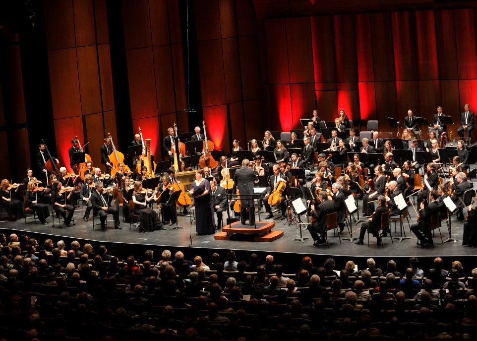 Six étudiants de l'Université Laval se trouvaient parmi les musiciens qui accompagnaient la contralto Marie-Nicole Lemieux dans son interprétation du Chant de la terre de Mahler.