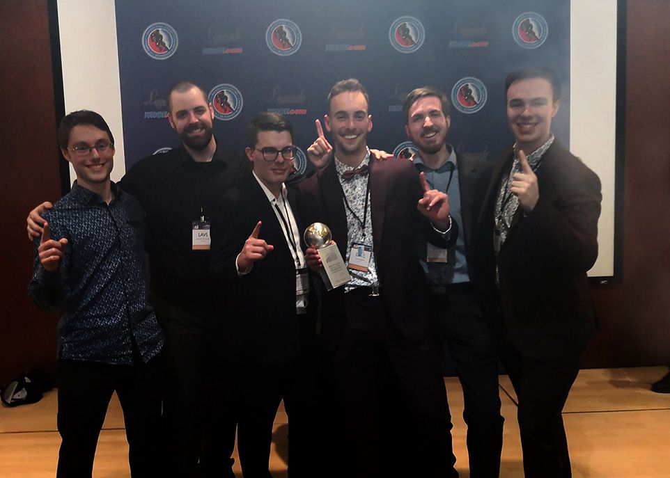 <p>L'équipe gagnante de la Rotman International Trading Competition 2019. De gauche à droite: Gabriel Boivin, Alexandre Fortin-Cantin, Julien Doré, Vincent Mathieu, Claudio Facchinelli et Pierre-Yves Gendron.</p>