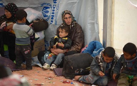 <p>De nouveaux réfugiés syriens à leur arrivée dans un camp de réfugiés situé en Jordanie, le 30 janvier 2013. Ils fuyaient la violence et les bombardements de la guerre civile qui déchirait leur pays.</p>