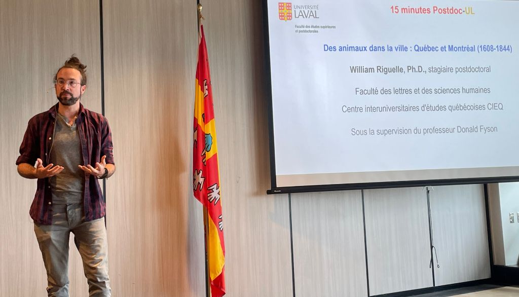 <p>William Riguelle a présenté sa recherche en des termes simples et accessibles au grand public, sans support, lors des premiers 15 minutes Postdoc, au Cercle, le 6 juin.</p>