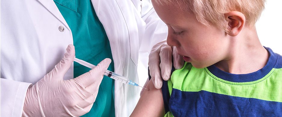 Depuis 1994, environ 85% des jeunes Québécois reçoivent le vaccin contre l'hépatite B lorsqu'ils atteignent la 4e année du primaire.