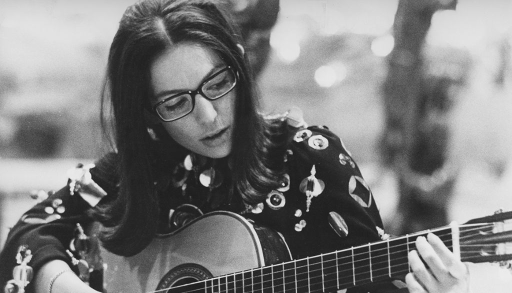 <p>En 1972, le Grand Théâtre accueille une chanteuse grecque qui deviendra ambassadrice de l’Unicef et députée du Parlement européen : Nana Mouskouri. </p>