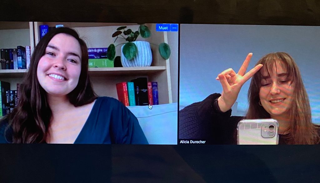 <p>Les doctorantes Moïra Dion et Alicia Durocher sont les productrices d'une série de sept vidéos qui utilisent les réseaux sociaux pour contrecarrer la désinformation qu'on y trouve au sujet de la COVID-19.</p>