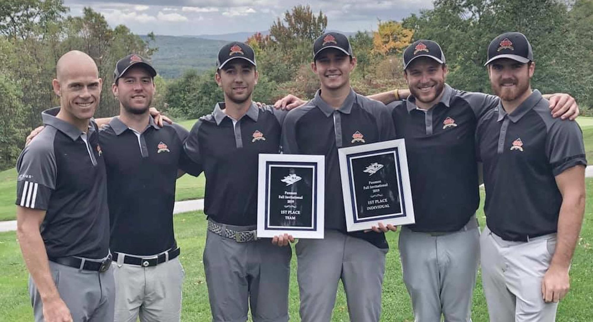 L’équipe masculine de golf du Rouge et Or, au Southern New Hampshire University Invitational