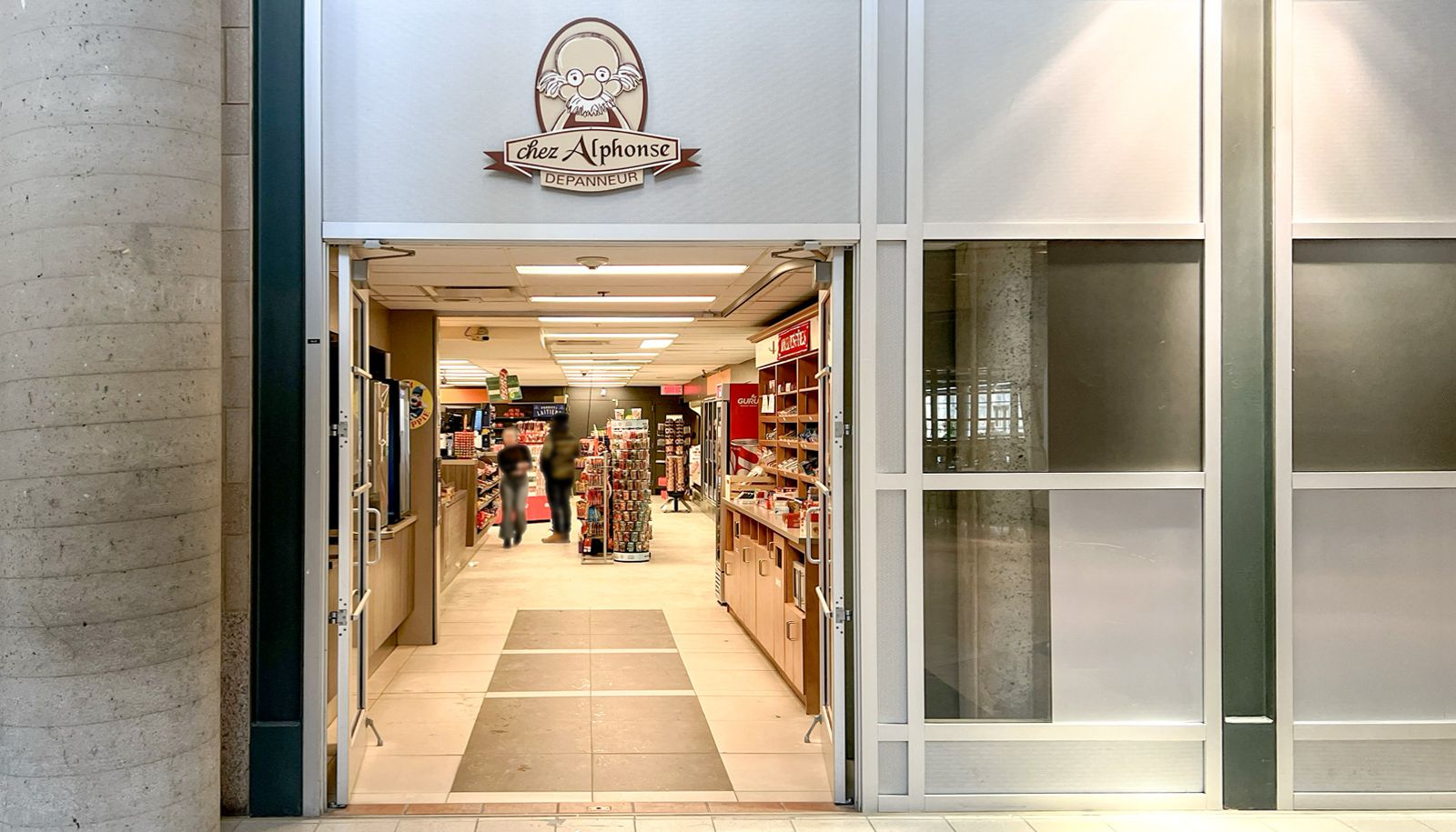 <p>Chez Alphonse est ouvert du lundi au vendredi, de 8h à 20h.</p>