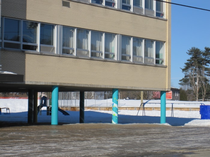 <p>École primaire de Saint-Raymond</p>