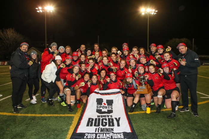 <p>Le 3 novembre à Ottawa, le Rouge et Or a remporté la finale du Championnat canadien U Sports grâce à une victoire de 22 à 14 contre les Gaels de Queen’s. En plus d’être nommée au sein de la première équipe d’étoiles du Championnat, Fabiola Forteza a reçu le titre de joueuse du match.</p>