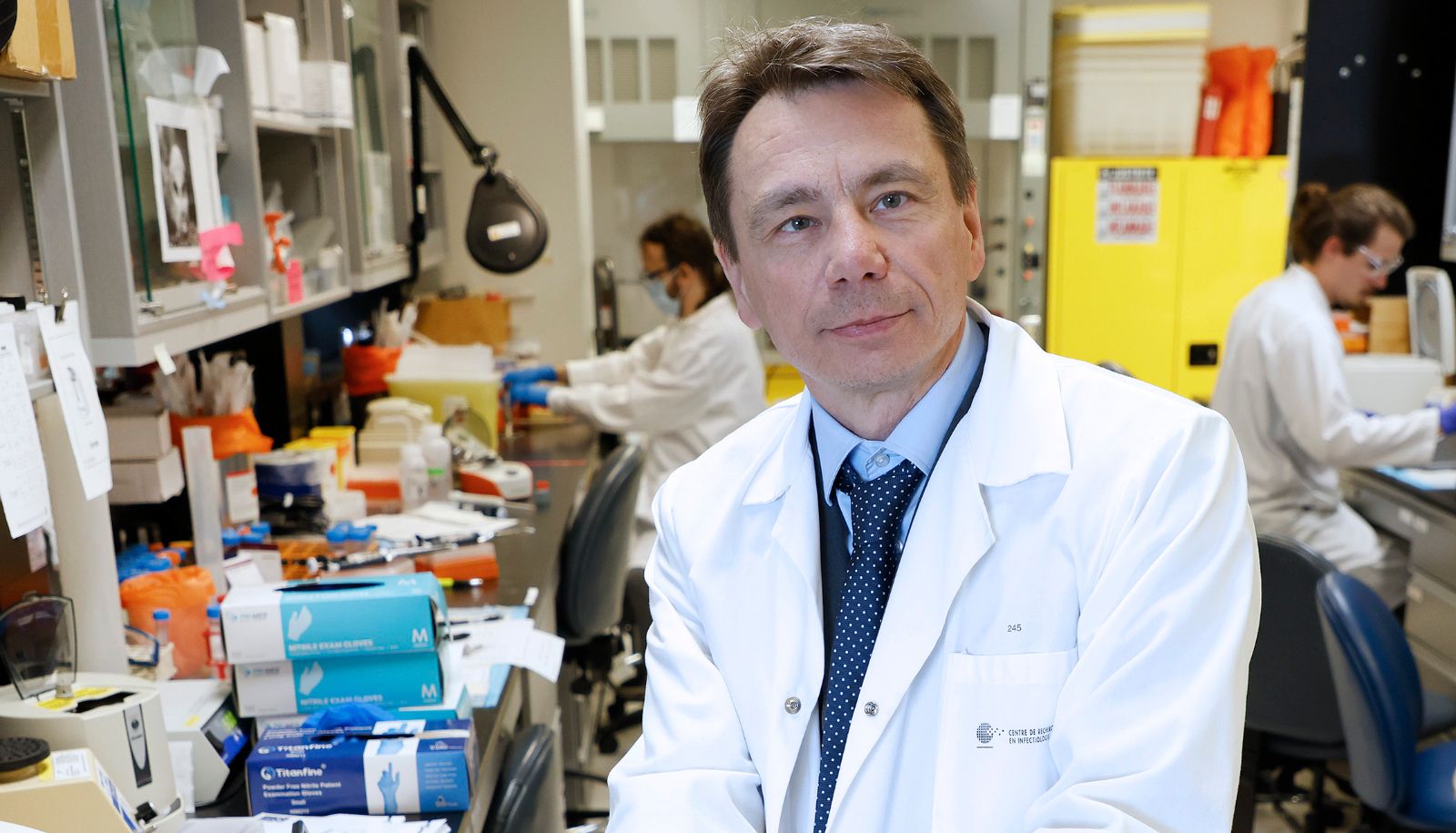 <p>Jérôme Estaquier, professeur à la Faculté de médecine et chercheur au Centre de recherche du CHU de Québec – Université Laval: «Il y aura d'autres pandémies et il faut profiter de la présente période d'accalmie pour se préparer. Nous avons l'occasion de le faire, il ne faut pas la rater».</p>