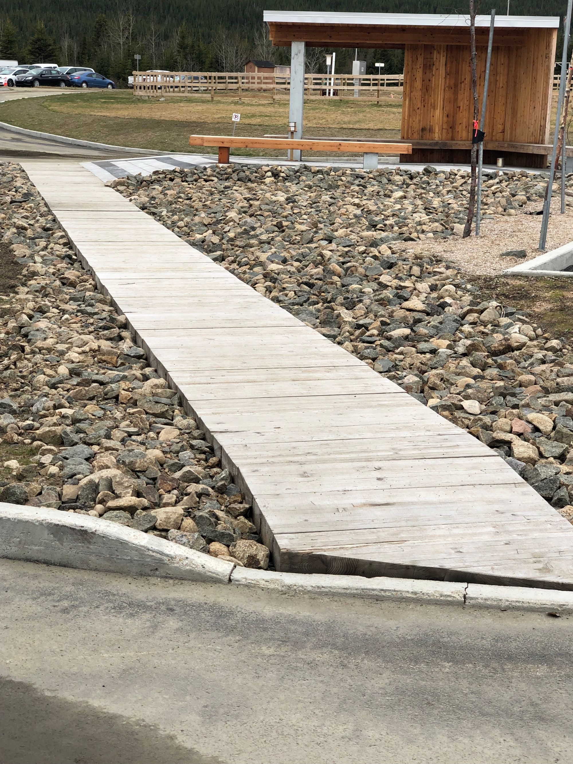<p>La CIRCERB teste présentement un traitement protecteur du bois en conditions extérieures. Cela se fait sur un trottoir de bois à la Forêt Montmorency.</p>