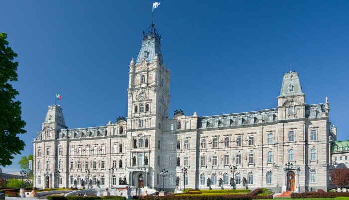 Des diplômées et diplômés au Conseil des ministres