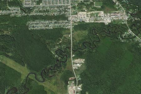 Le complexe de marais, de marécages et de tourbières boisées situé dans le secteur des méandres de la rivière Saint-Charles fait partie des milieux humides à valeur écologique très élevée de la ville de Québec, selon le modèle conçu par Roxane Lavoie et ses collaborateurs.