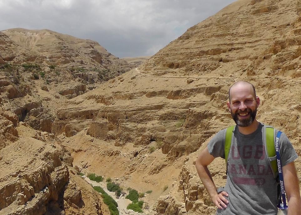 Sébastien Doane, à l'été 2017 en Israël, lors d'une marche d'une journée sur la route antique entre Jérusalem et Jéricho.