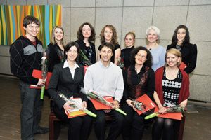 Quelques-uns des récipendaires des prix d'excellence de la Faculté des sciences de l'éducation. Rangée du bas: Karine St-Pierre, Louis-Philippe Carrier, Claude Lapointe et Sarah Lefebure. Rangée du haut: David Litalien, Judith Lavigne, Héloïse Côté, Julia Gaudreault-Perron, Amélie Roy, Roxane Laliberté et Patricia Rancourt.