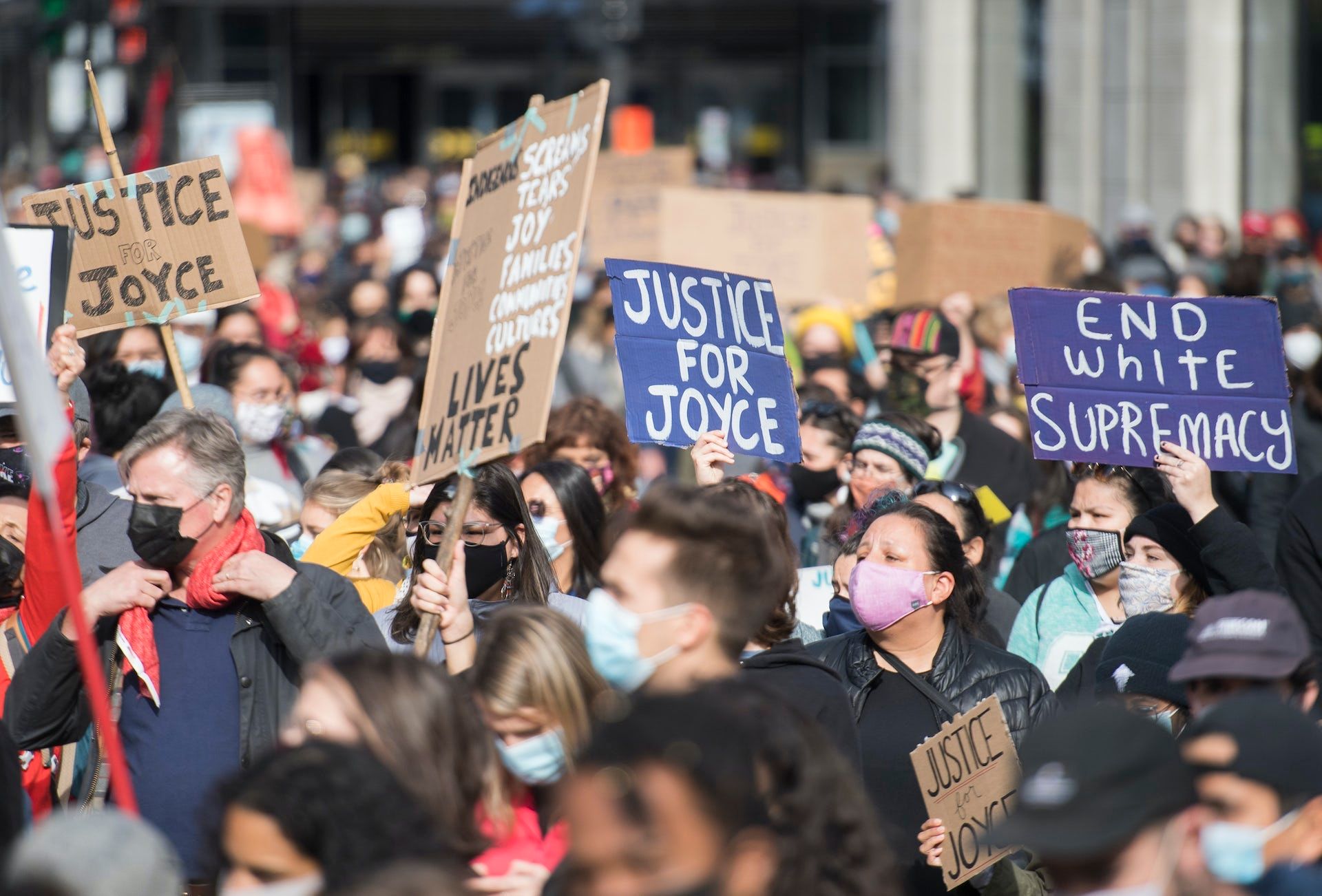 <p>Manifestation demandant justice pour Joyce Echaquan à Montréal, en octobre 2020.</p>
