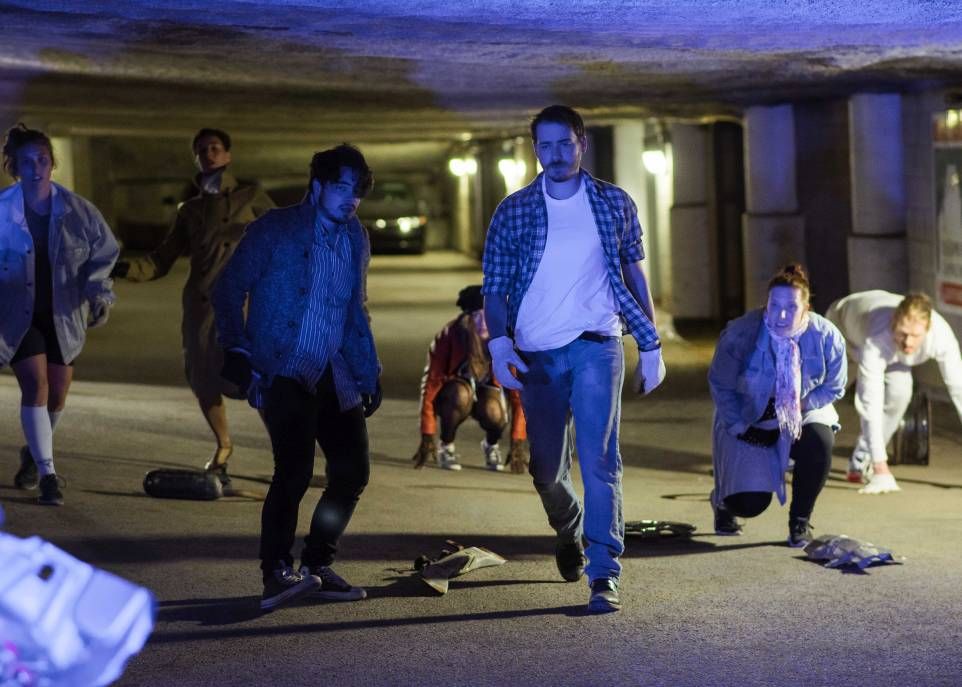 La pièce Sortie de route met en scène David Biron, Miguel Fontaine, Jeanne Gionet-Lavigne, Valérie Laroche, Vincent Michaud, Catherine Oksana Desjardins et Angélique Patterson.