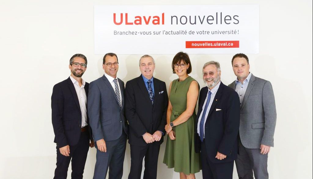 De gauche à droite: Michaël Drolet, directeur projets spéciaux du Groupe Capitales Médias, Stéphane Lavallée, président exécutif par intérim du Groupe Capitales Médias, Claude Gagnon, PDG du groupe Capitales Médias et éditeur du journal Le Soleil, Sophie D’Amours, rectrice de l’Université Laval, Rénald Bergeron, vice-recteur aux affaires externes, internationales et à la santé de l’Université Laval, et Simon Audet, directeur général d’Omerlo Technologies.