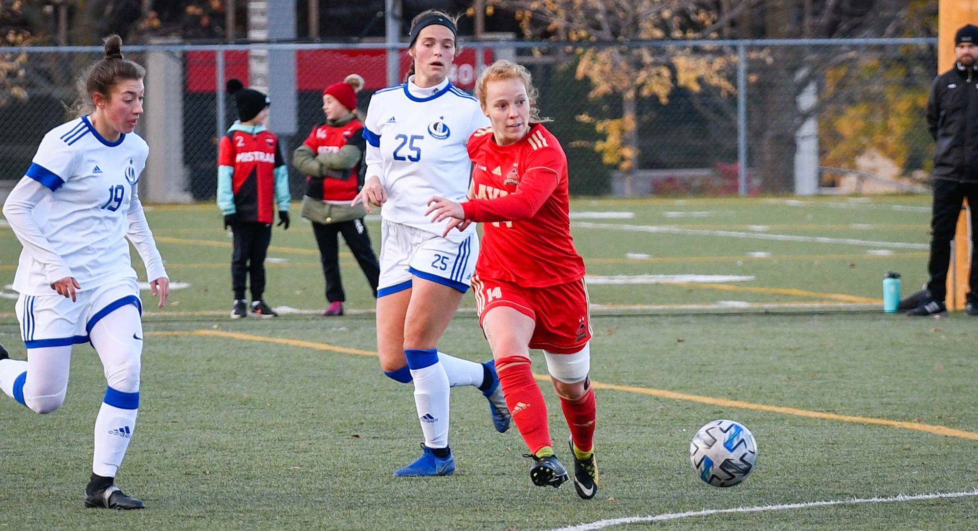 Laurie Couture-Dallaire, du club de soccer Rouge et Or.
