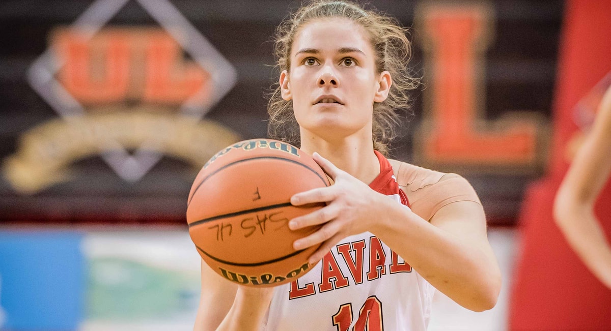Marie-Pier Champagne, de l'équipe de basketball Rouge et Or.