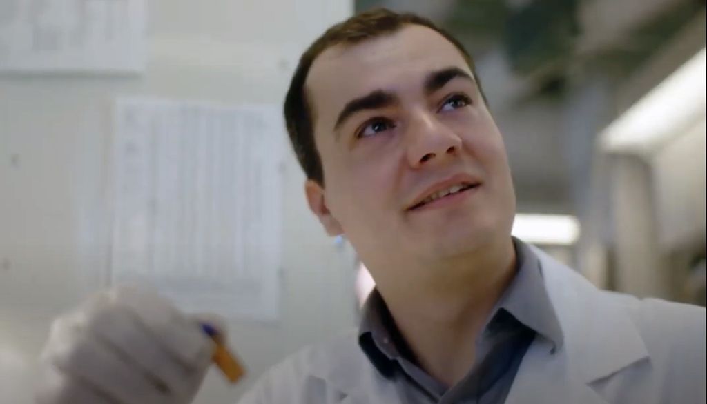 François Bédard, étudiant au doctorat à la Faculté de pharmacie de l'Université Laval et cofondateur de l'entreprise Laboratoire Innodal