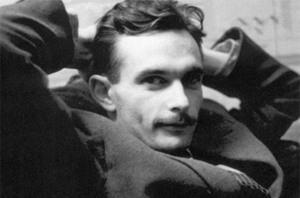 Hector de Saint-Denys Garneau naît le 13 juin 1912 dans une famille nantie. Il grandit au manoir Juchereau-Duchesnay, que sa mère a acquis quelques mois après sa naissance, en 1912. Très jeune, il montre des aptitudes artistiques et littéraires. Une lésion au c?ur l'empêche toutefois de poursuivre ses études. En 1937, il publie avec l'argent de sa famille son unique recueil de poèmes, Regards et jeux dans l'espace. Ses vers libres, hélas, arrivent un peu trop tôt pour le Québec, qui boude ce précurseur de la modernité. Troublé, il fait lui-même le tour des librairies pour en retirer son livre. Peu à peu, il délaisse son art pour se réfugier dans la nature de son domaine. Il meurt à 31 ans, en 1943, foudroyé par une crise cardiaque durant une sortie en canot.