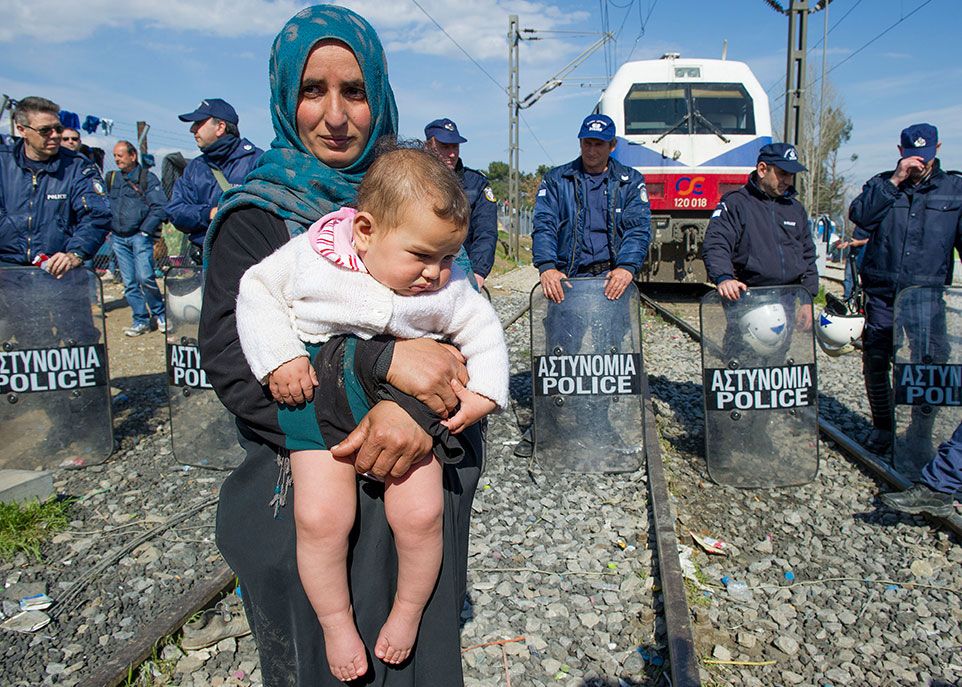 Une mère réfugiée avec son enfant