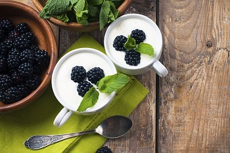 Les probiotiques trouvés dans les produits laitiers vendus au Canada pourraient avoir un effet similaire à la souche testée par les chercheurs.