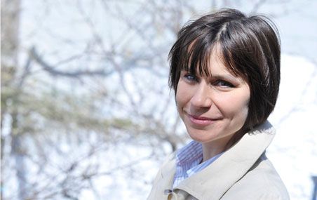 <p>Julie Desrosiers, professeure à la Faculté de droit</p>