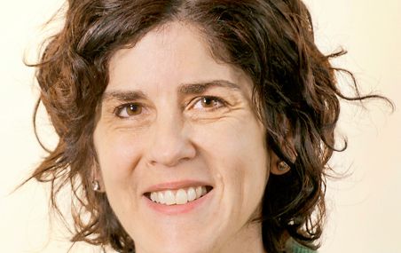 Professeure au Département des sciences des aliments et de nutrition, Simone Lemieux étudie l'obésité et les comportements alimentaires.