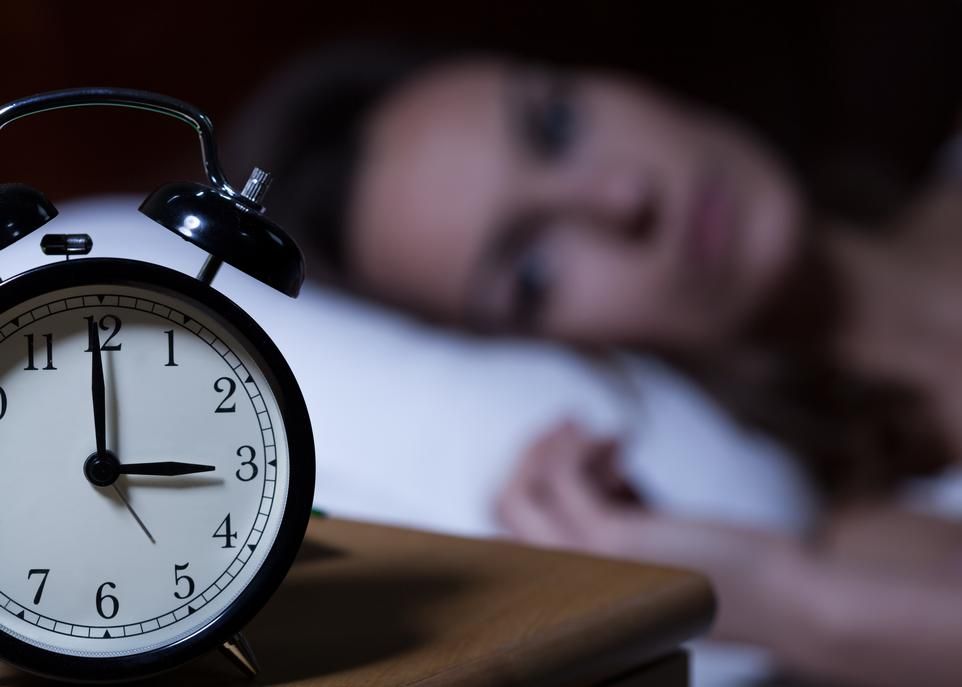 <p>Entre 25% et 35% des femmes souffrent d'insomnie au moment de la ménopause, une prévalence deux à trois fois plus élevée que celle observée dans la population en général.</p>