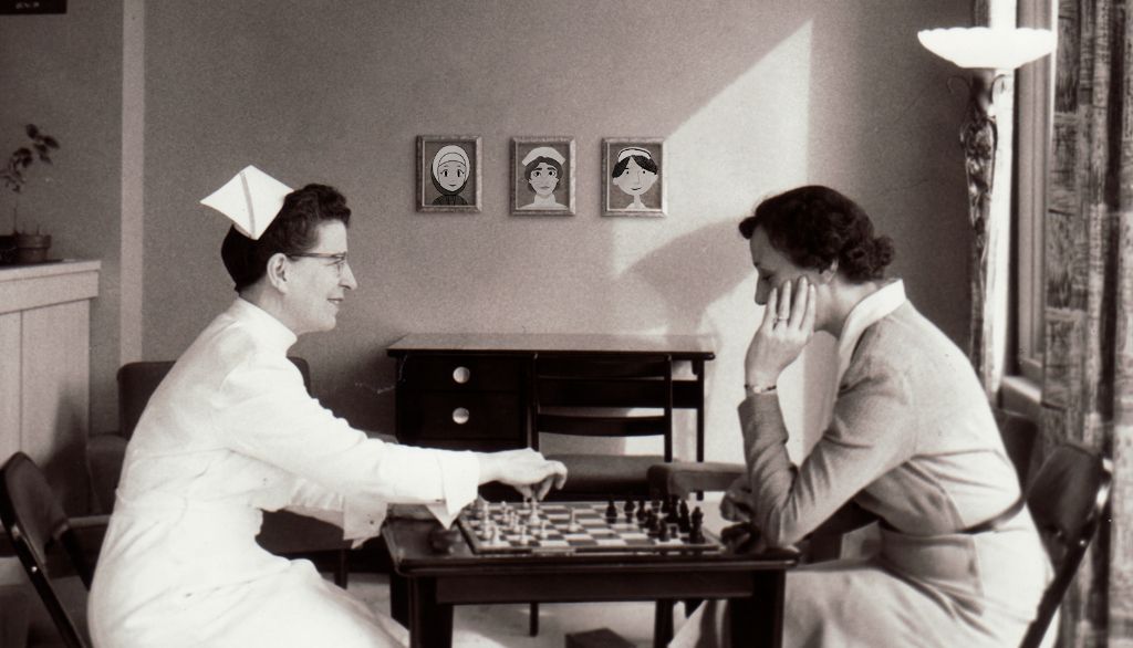 Cette photographie du fonds Charlotte Tassé de la BAnQ, Centre d’archives de Montréal, a été modifiée par Aurélie Galibois, ancienne étudiante au BASA, pour la page d'accueil du webdocumentaire Les infirmières de la folie.